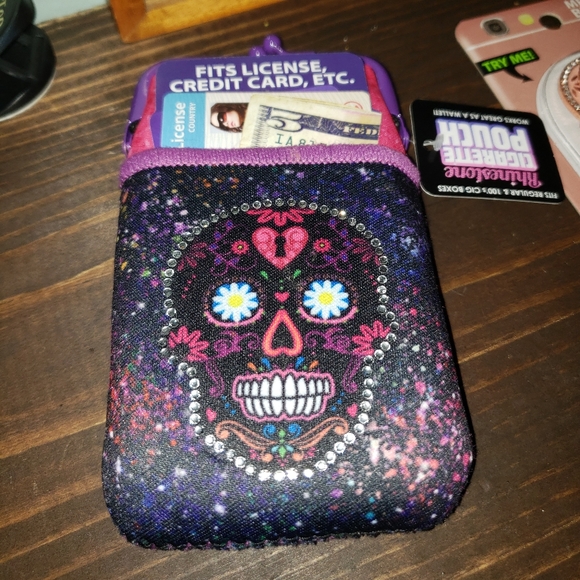New Gadget Gear Scuba Sugar Skull Cigarette Case - Picture 2 of 7